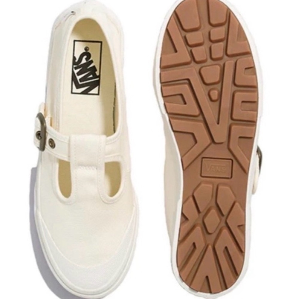 Vans 93 Mary Jane Beige
Canvas Lug Sneakers Size 8, 10.5
NWT Buckle - Picture 2 of 5